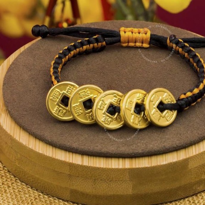 Vàng, đá quý, đồng hồ: Bí quyết phong thủy cho tài lộc và sức khỏe